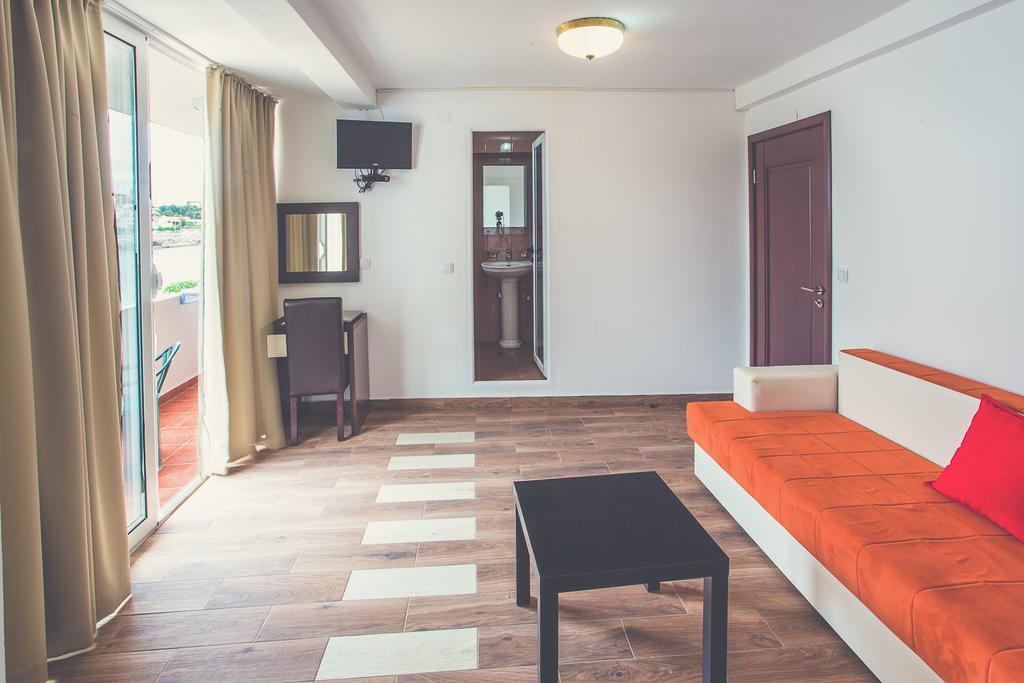 David Apartments And Rooms Dobra Voda Zewnętrze zdjęcie